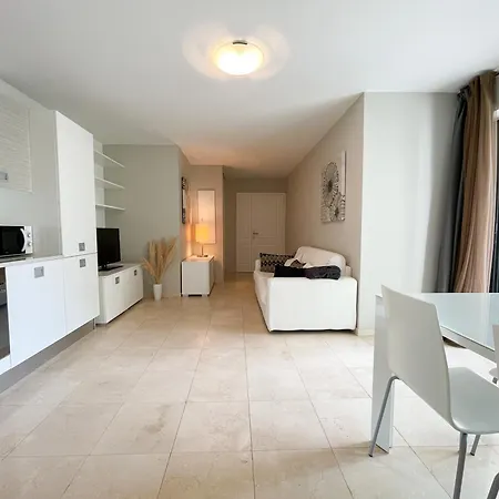 Apartmán Deux Pieces, Parking Et Piscine Beausoleil