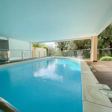 Appartement Deux Pieces, Parking Et Piscine