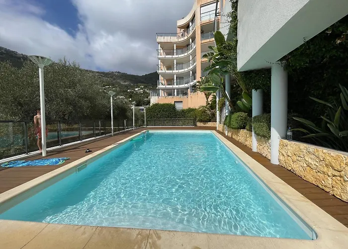 Deux Pieces, Parking Et Piscine * Beausoleil